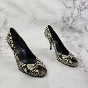 Stuart Weitzman Shoes Womens 8.5 M Snakeskin Reptile Twist Peep Pumps Heels Shoe